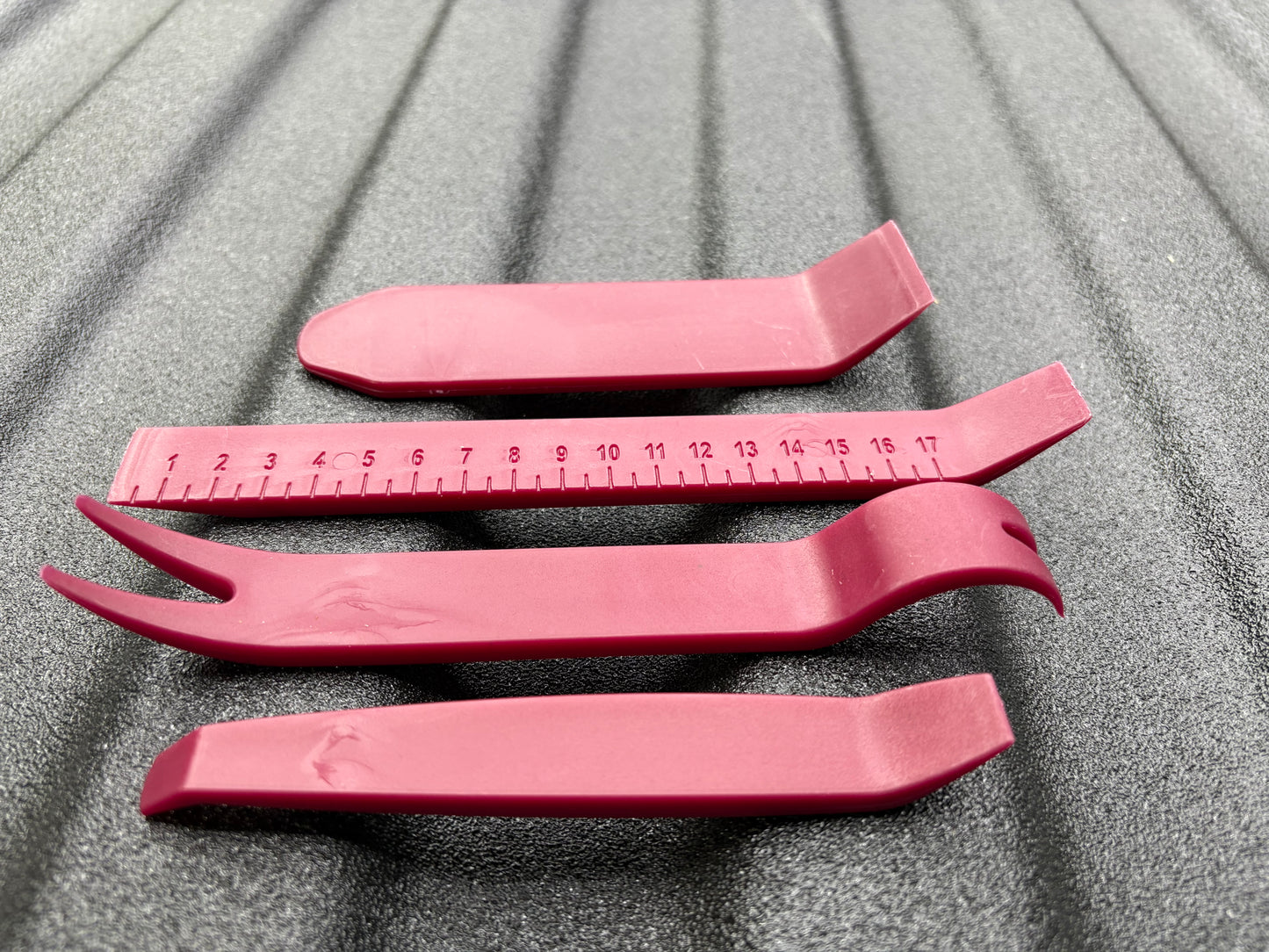 Red Pry Tools 4pk